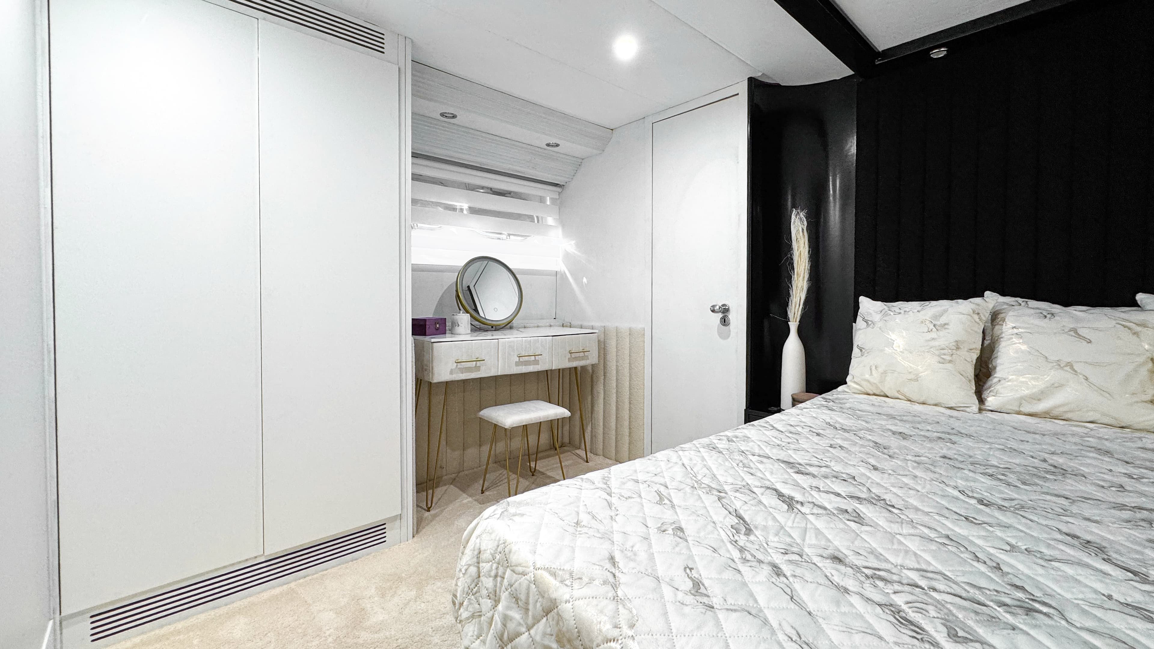 Antago 90 "Venus" interior — luxury yacht Marbella