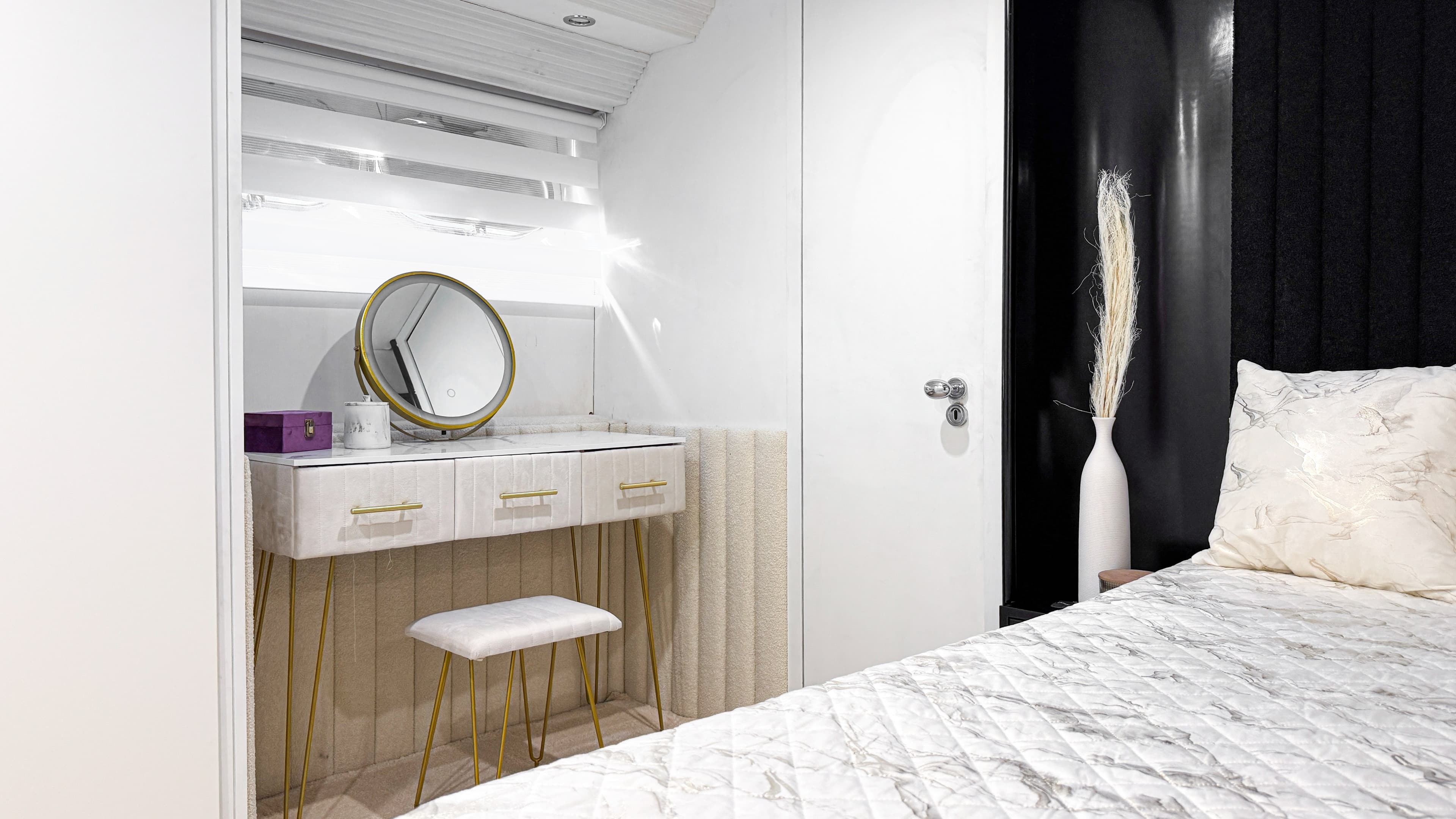 Antago 90 "Venus" interior — luxury yacht Marbella