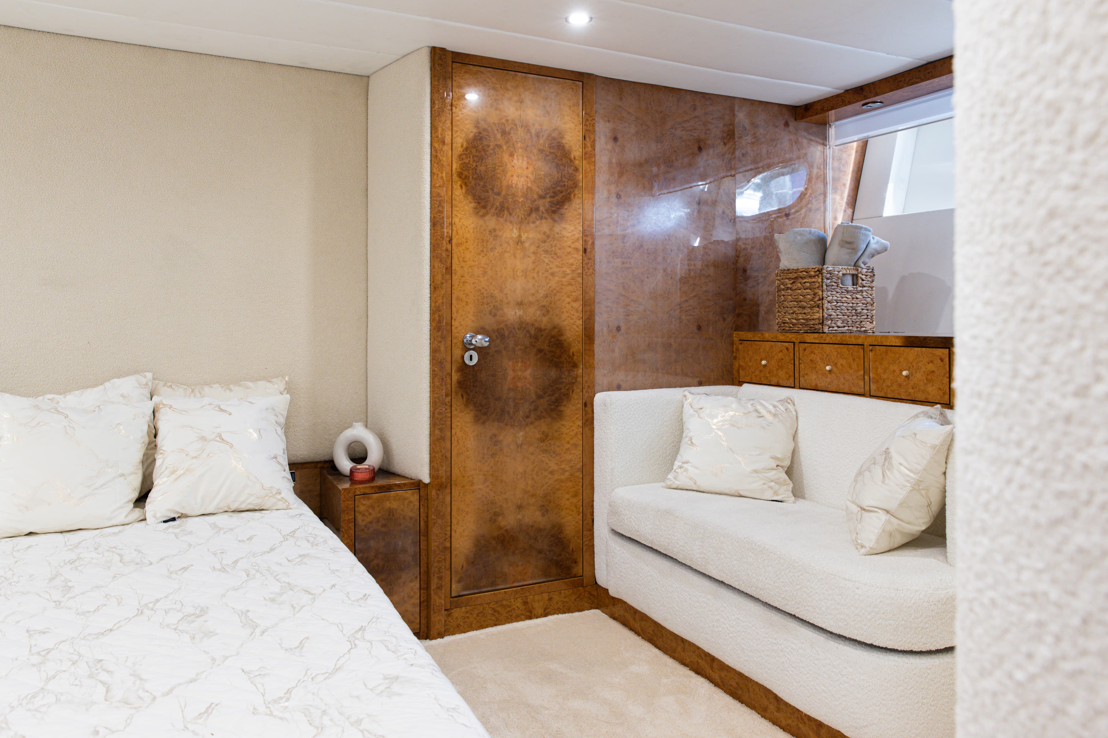 Antago 90 "Venus" interior — luxury yacht Marbella