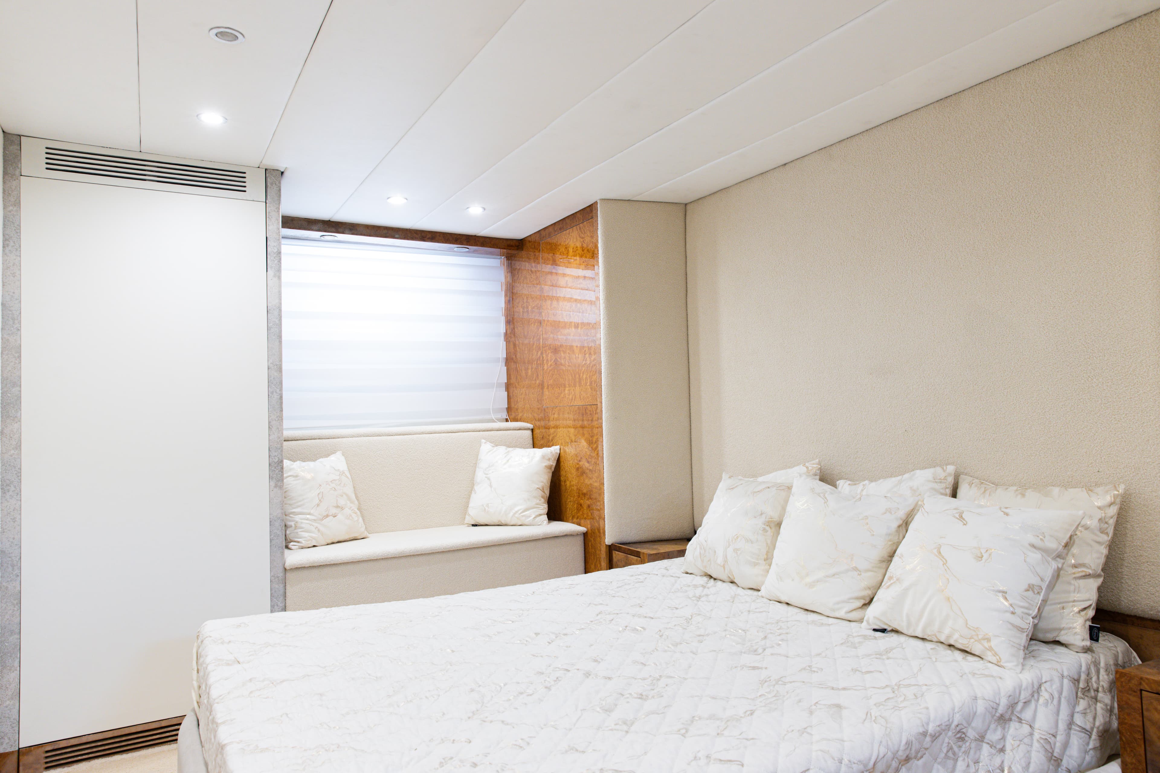 Antago 90 "Venus" interior — luxury yacht Marbella