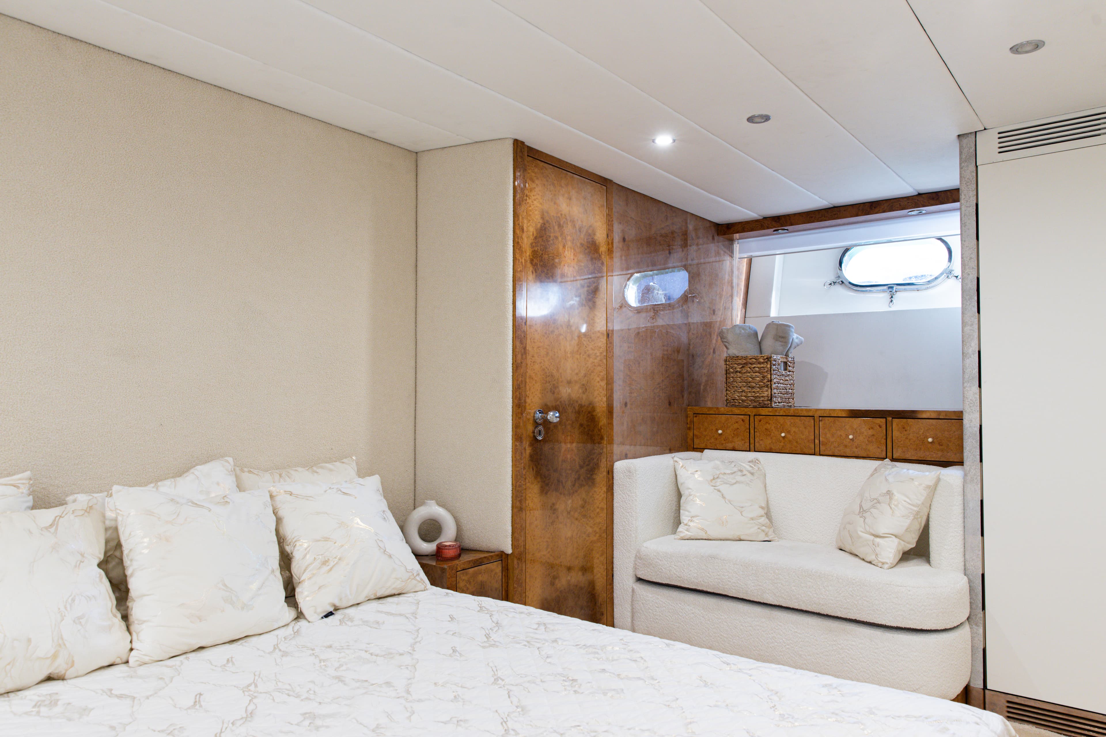 Antago 90 "Venus" interior — luxury yacht Marbella