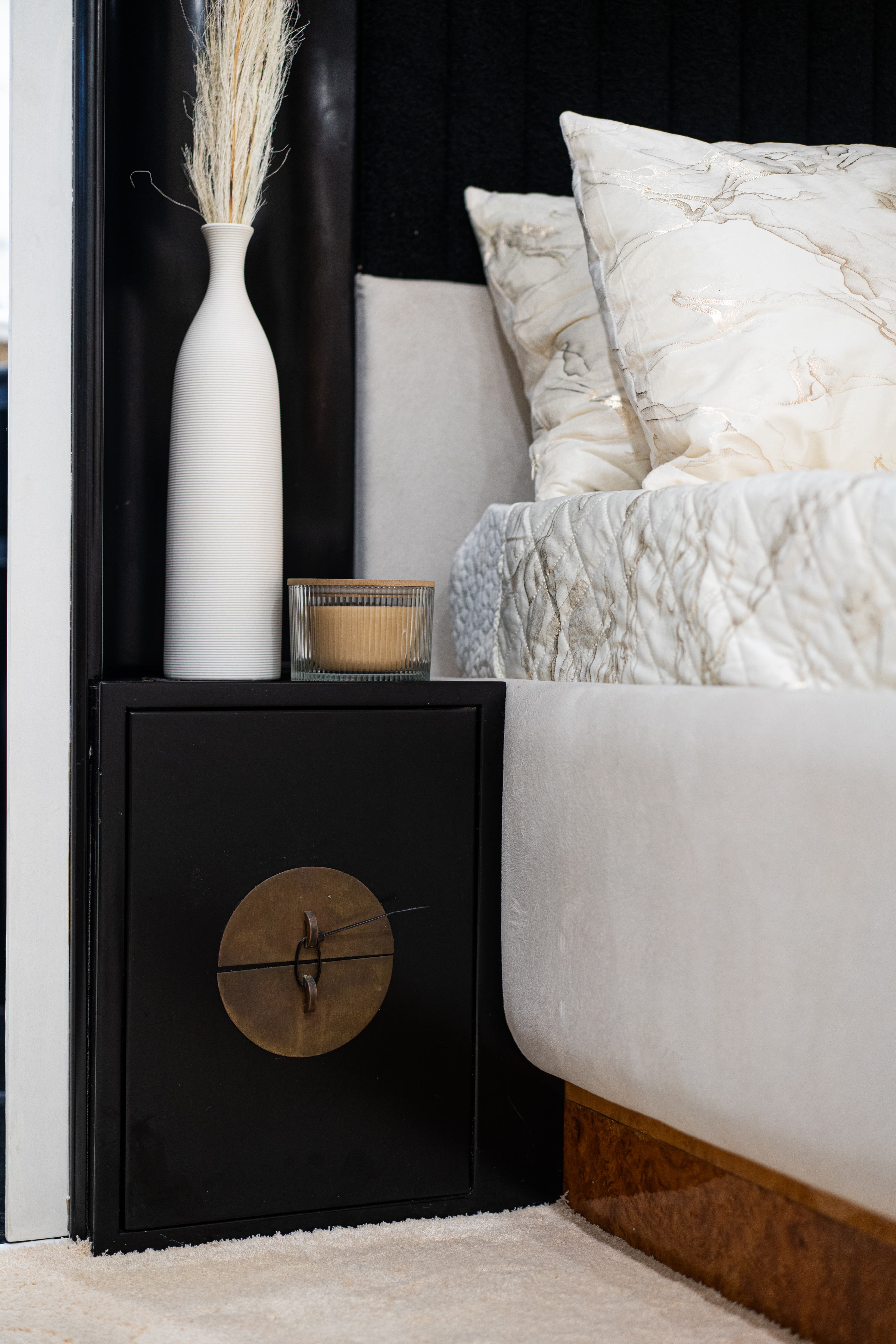 Antago 90 "Venus" interior — luxury yacht Marbella