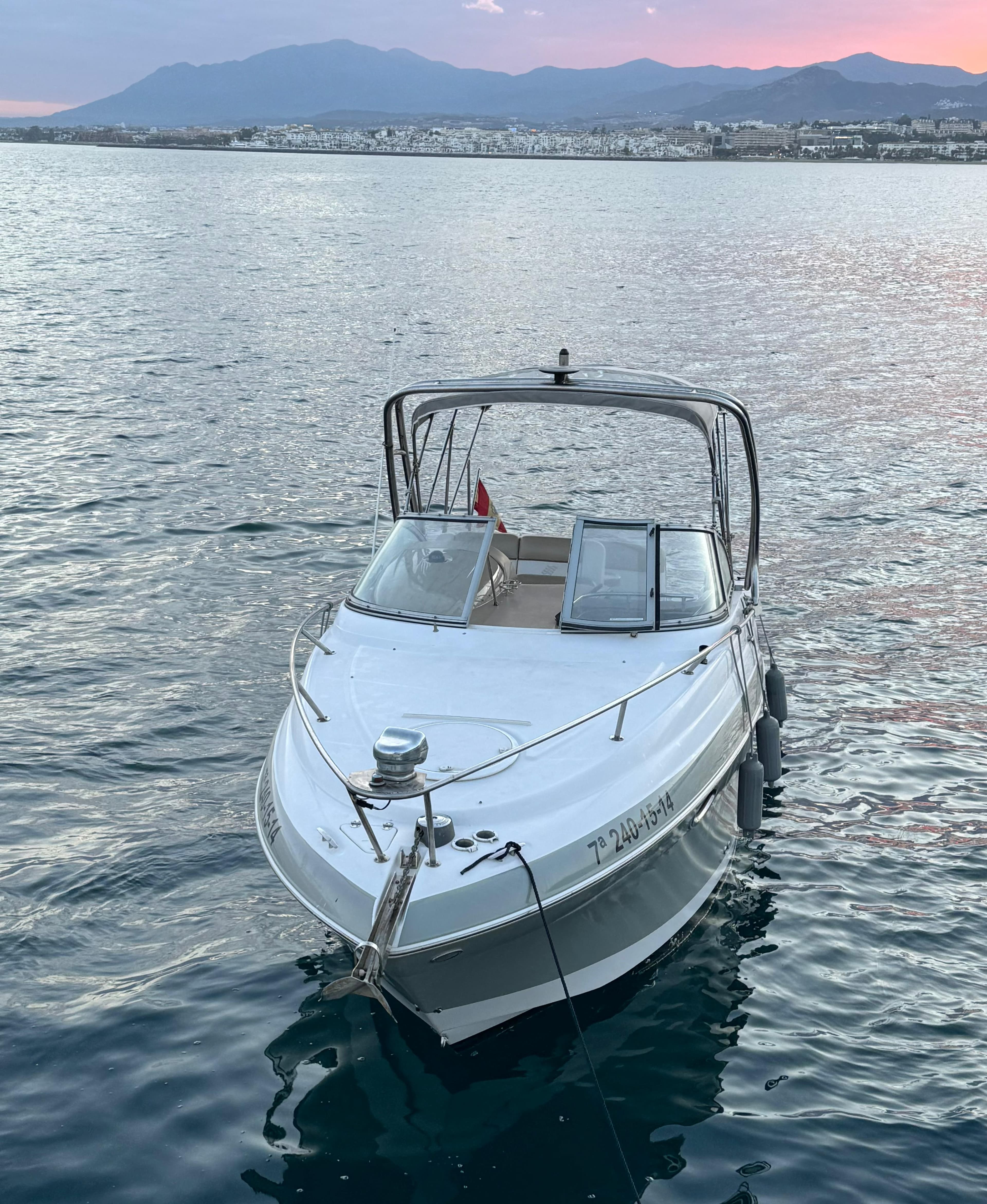 Four Winns 265 luxury yacht charter Marbella