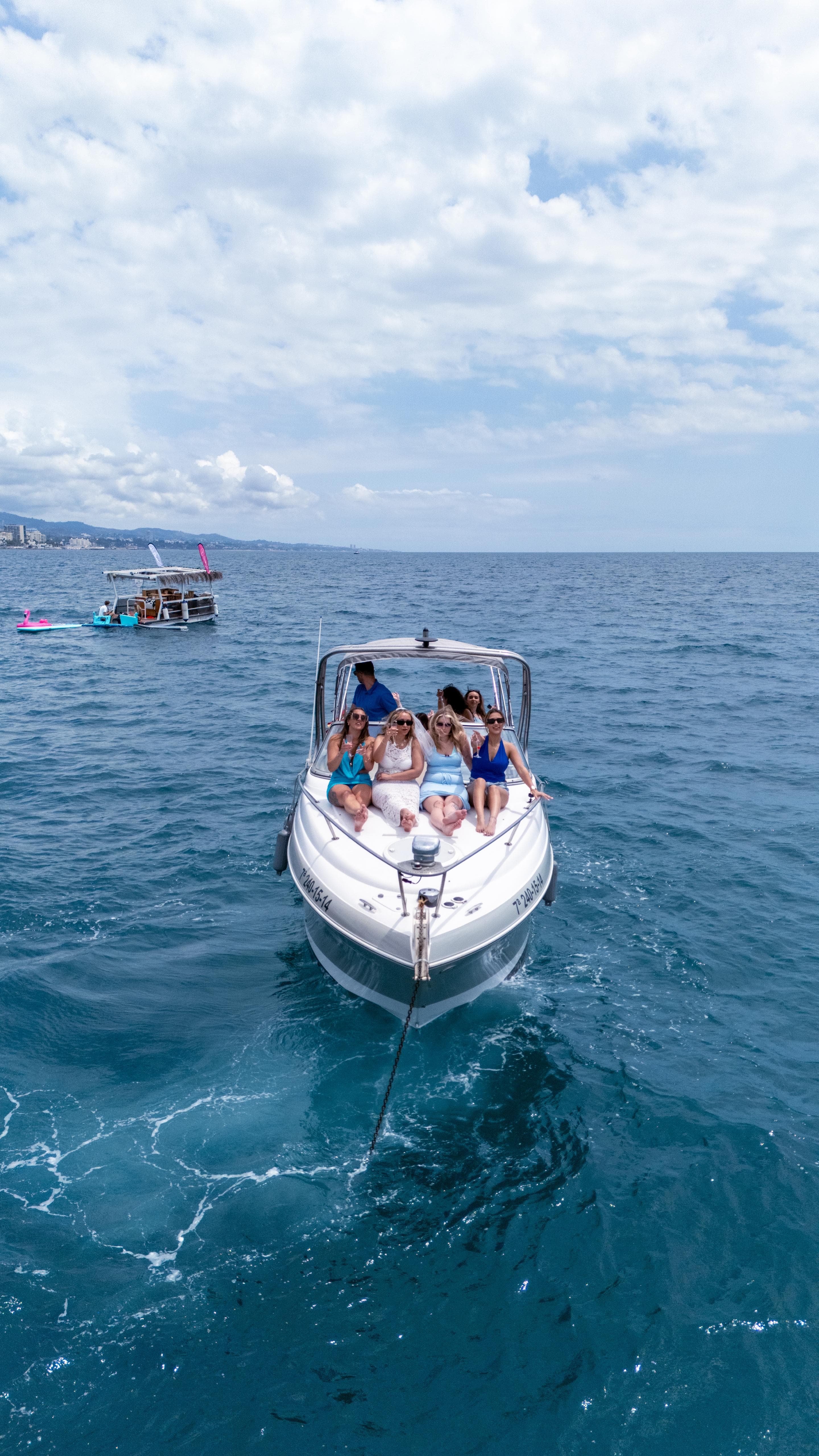 Four Winns 265 exterior — yacht charter Marbella